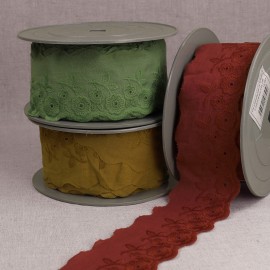 BRODERIE FLEUR FESTONNEE