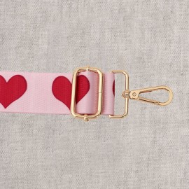 Shoulder strap with heart pattern