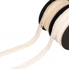 Cotton lace between two