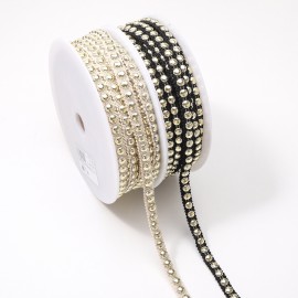 Passamaneria con borchie