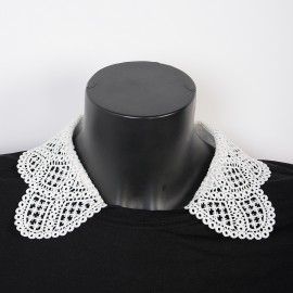 LACE COLLAR