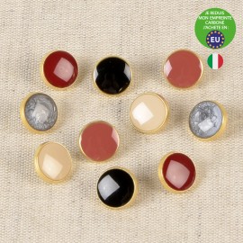 Lacquered metal button